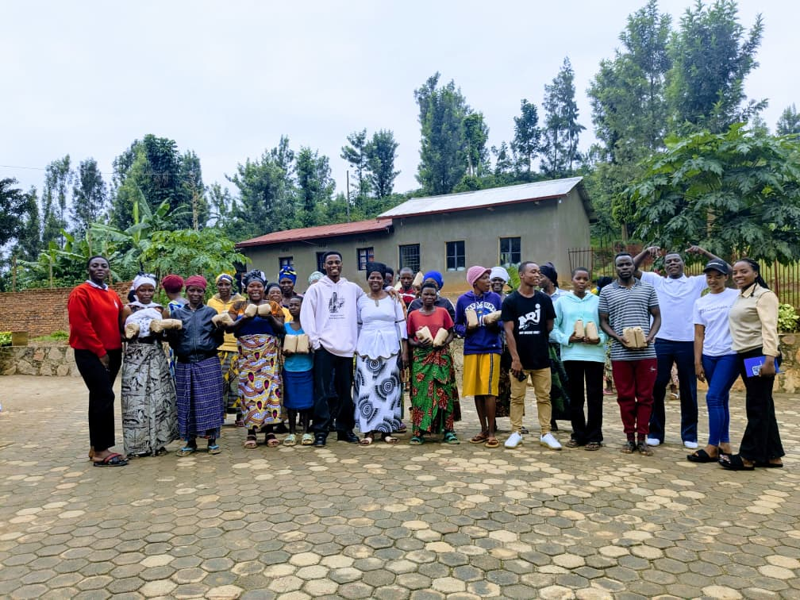 A group of risevana middle-schoolers